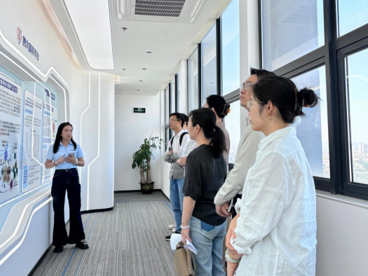 A delegation from the Science and Technology Innovation Department of Shenzhen Qianhai Administration Bureau visited Shenzhen Cell Valley Research and investigation